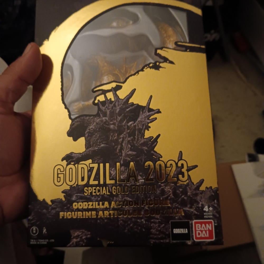 Godzilla gold edition statue